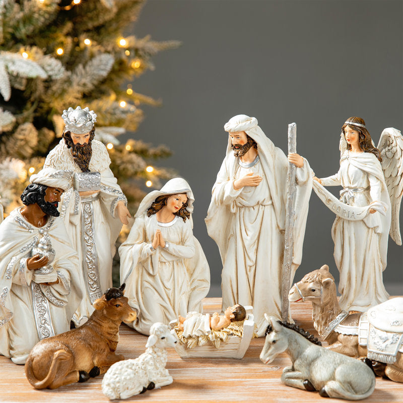 Nativity scene 12 pieces complete set