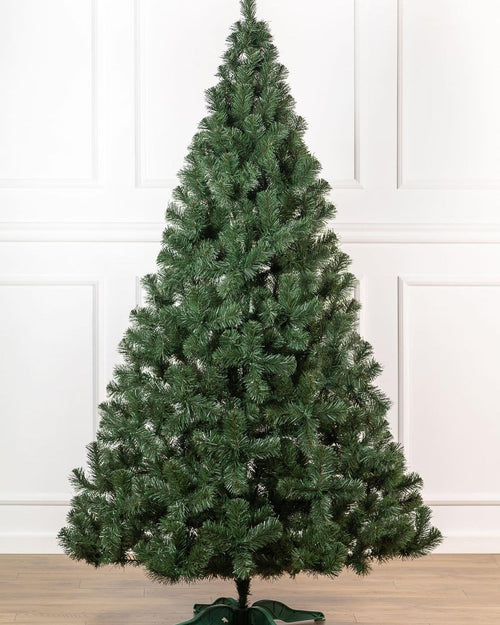 Simple Traditional Christmas Tree