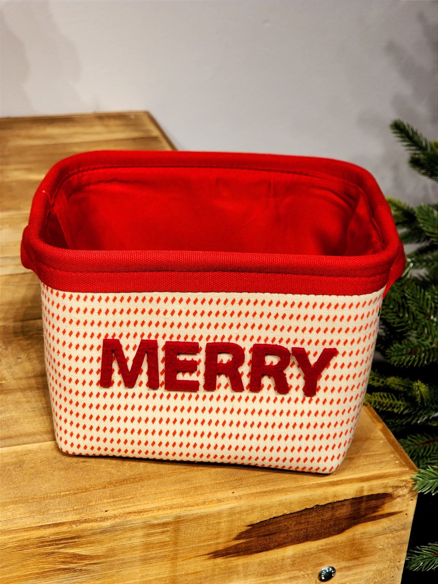 MERRY DECORATED BASKET WITH 25CM HANDLE
