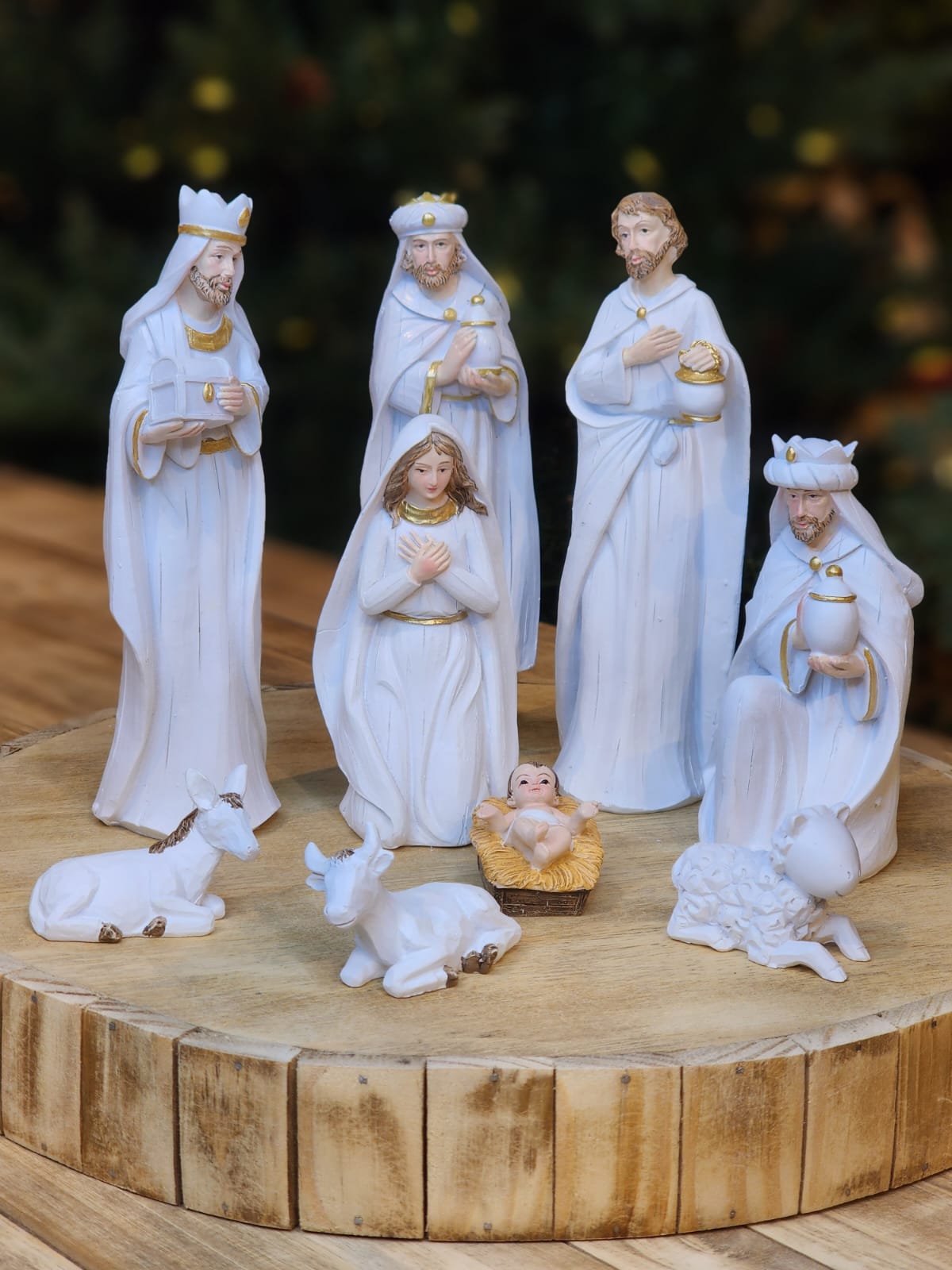 WHITE RESIN NATIVITY SCENE 9 PCS