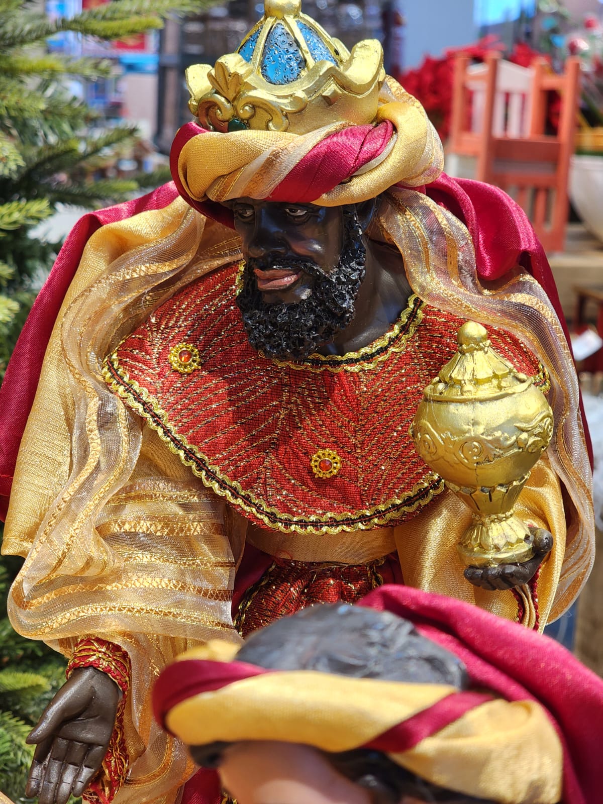 RESIN NATIVITY SCENE WITH LUXURY FABRIC 11 PCS | Promotion only sizes 28 and 36cm