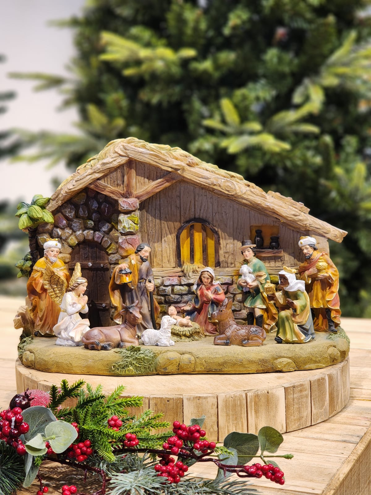 RESIN NATIVITY SCENE - PIECE WITH SOUND