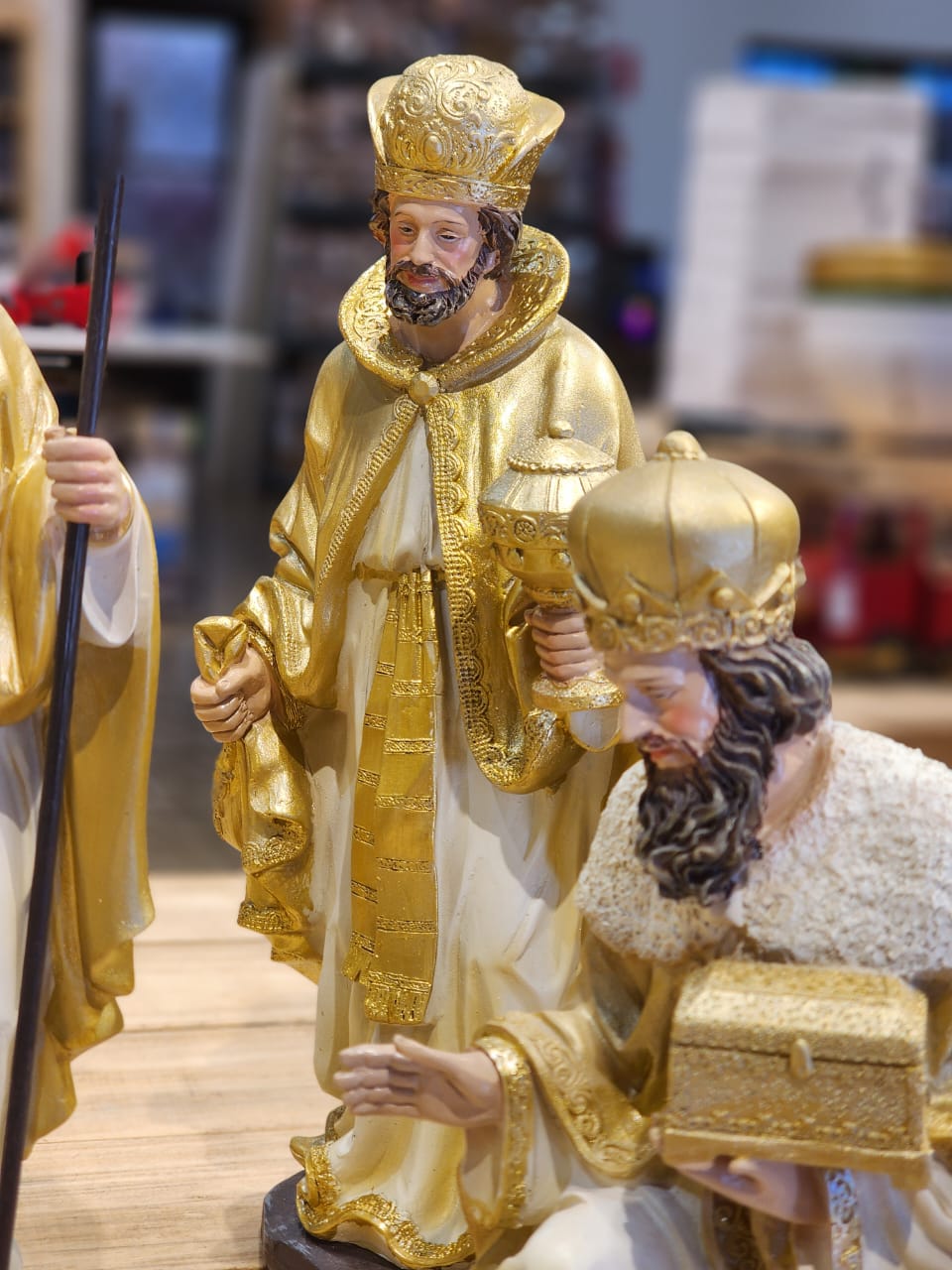 11-Piece Resin Nativity Scene, Luxury Gold