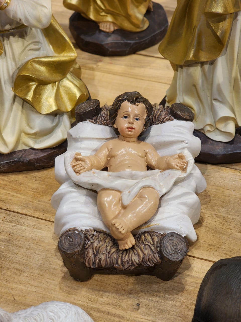 11-Piece Resin Nativity Scene, Luxury Gold