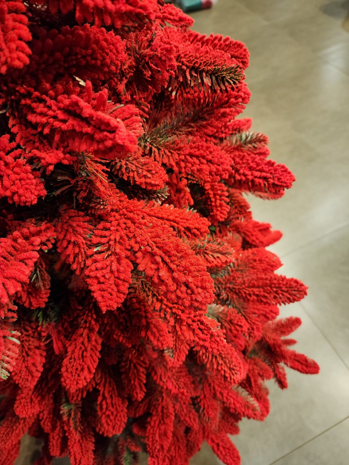 ATHENAS RED PINE TREE 810 BRANCHES 2.10CM