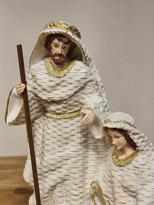 HOLY FAMILY IN WHITE RESIN