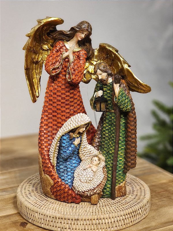 HOLY FAMILY COLORED IN RESIN WITH LED