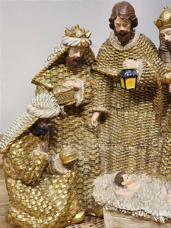 GOLDEN RESIN NATIVITY SCENE