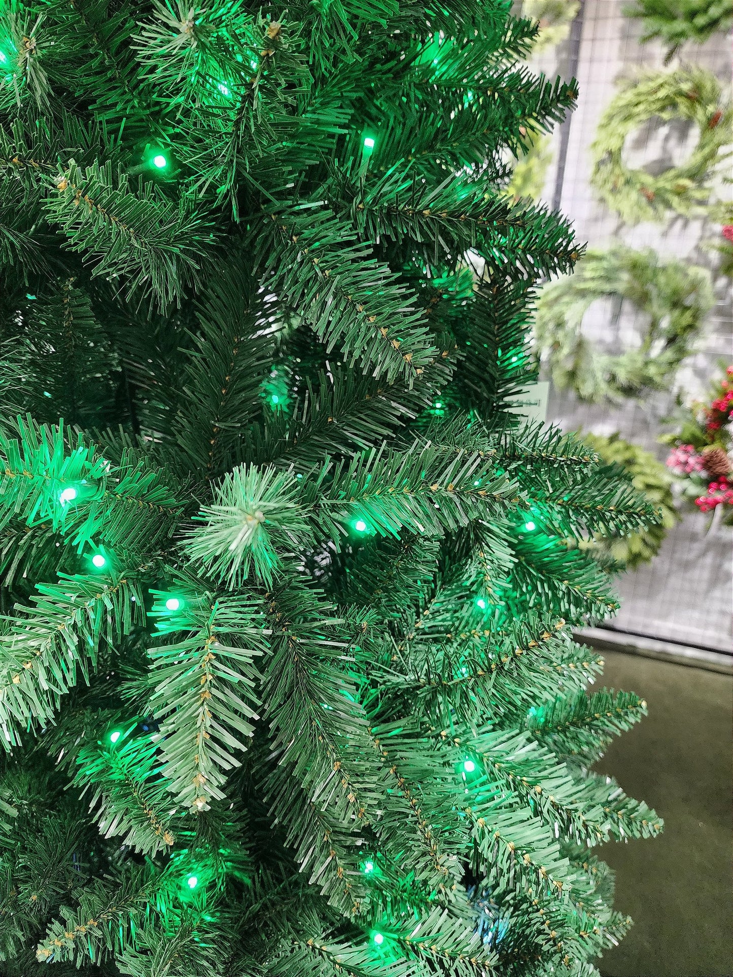 BAHRAIN PINE TREE 1217 BRANCHES 2.10CM WITH 390 RGB LEDS WITH FUNCTIONS