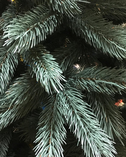 REALISTIC SNOWY PINE TREE