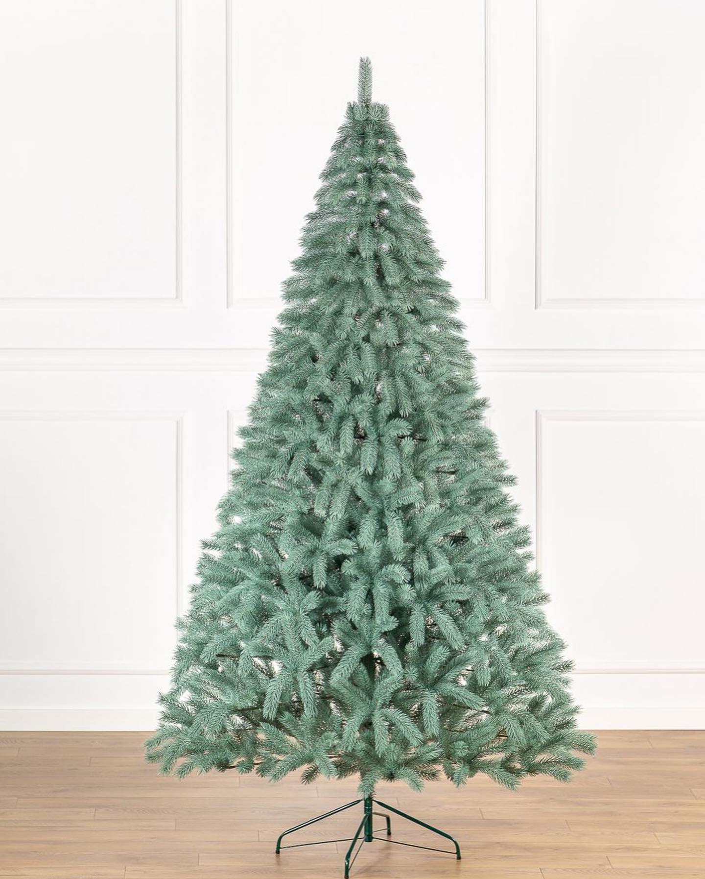 Traditional Pine Christmas Tree