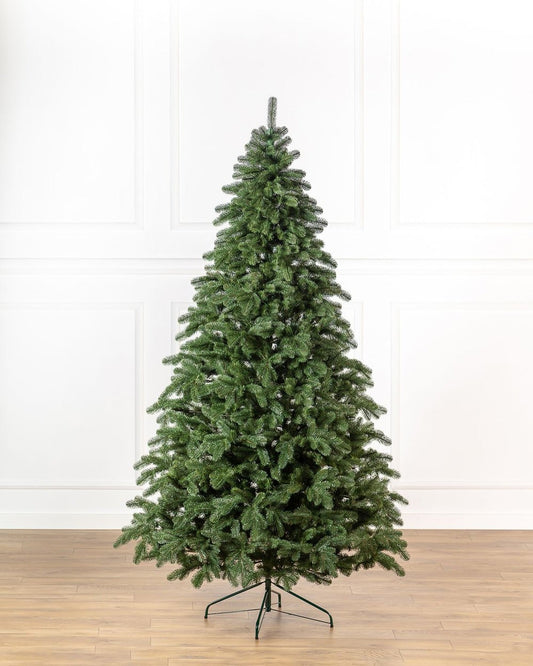 Simple Traditional Christmas Tree