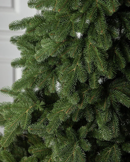 Traditional Simple Dark Green Christmas Tree