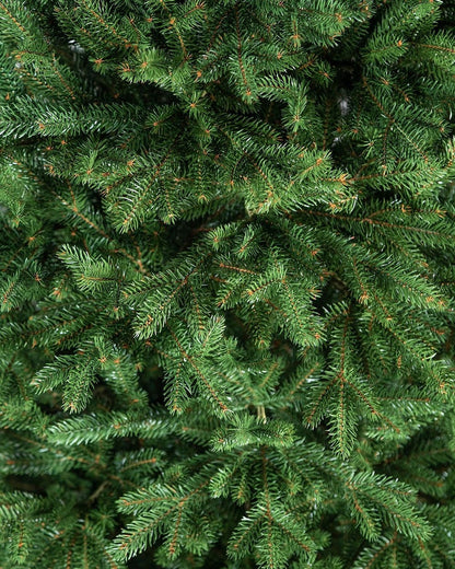 Simple Traditional Christmas Tree