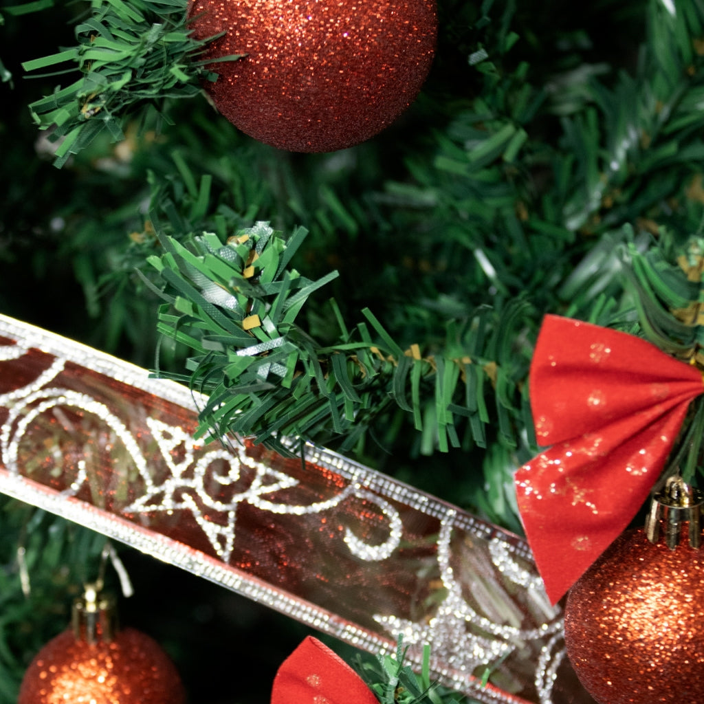 Complete Decorated Christmas Tree + 60 Ornaments