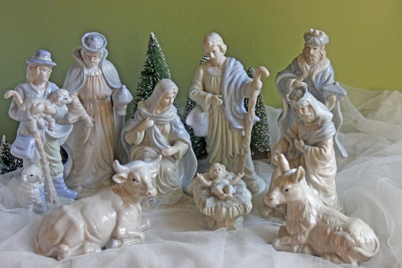 Robert Stanley 7-Piece Nativity Set. Modern, Elongated, Mostly White, Hand-Painted Figures.