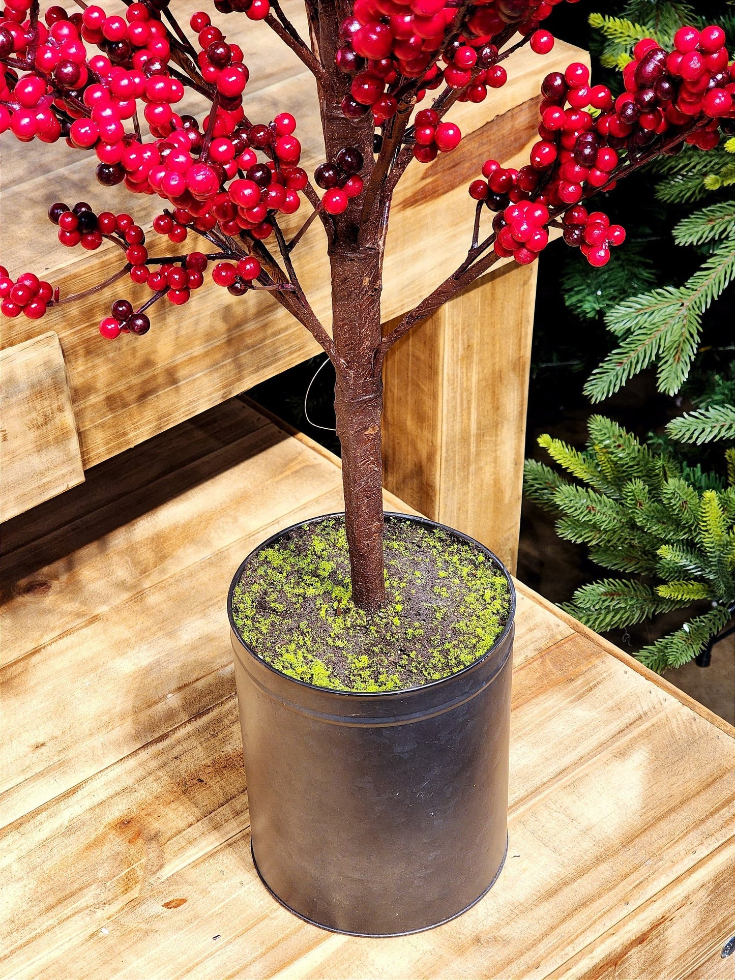 TREE WITH BERRY IN 1.30CM METAL VASE
