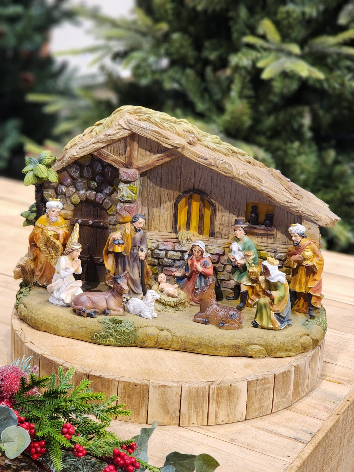 RESIN NATIVITY SCENE - PIECE WITH SOUND