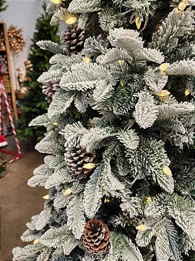 ALASKA SNOWY PINE TREE 597 BRANCHES 1.80CM 250 WARM PINE LEDS WITH REMOTE CONTROL