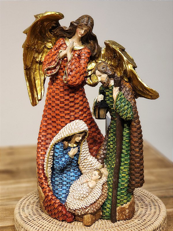 HOLY FAMILY COLORED IN RESIN WITH LED