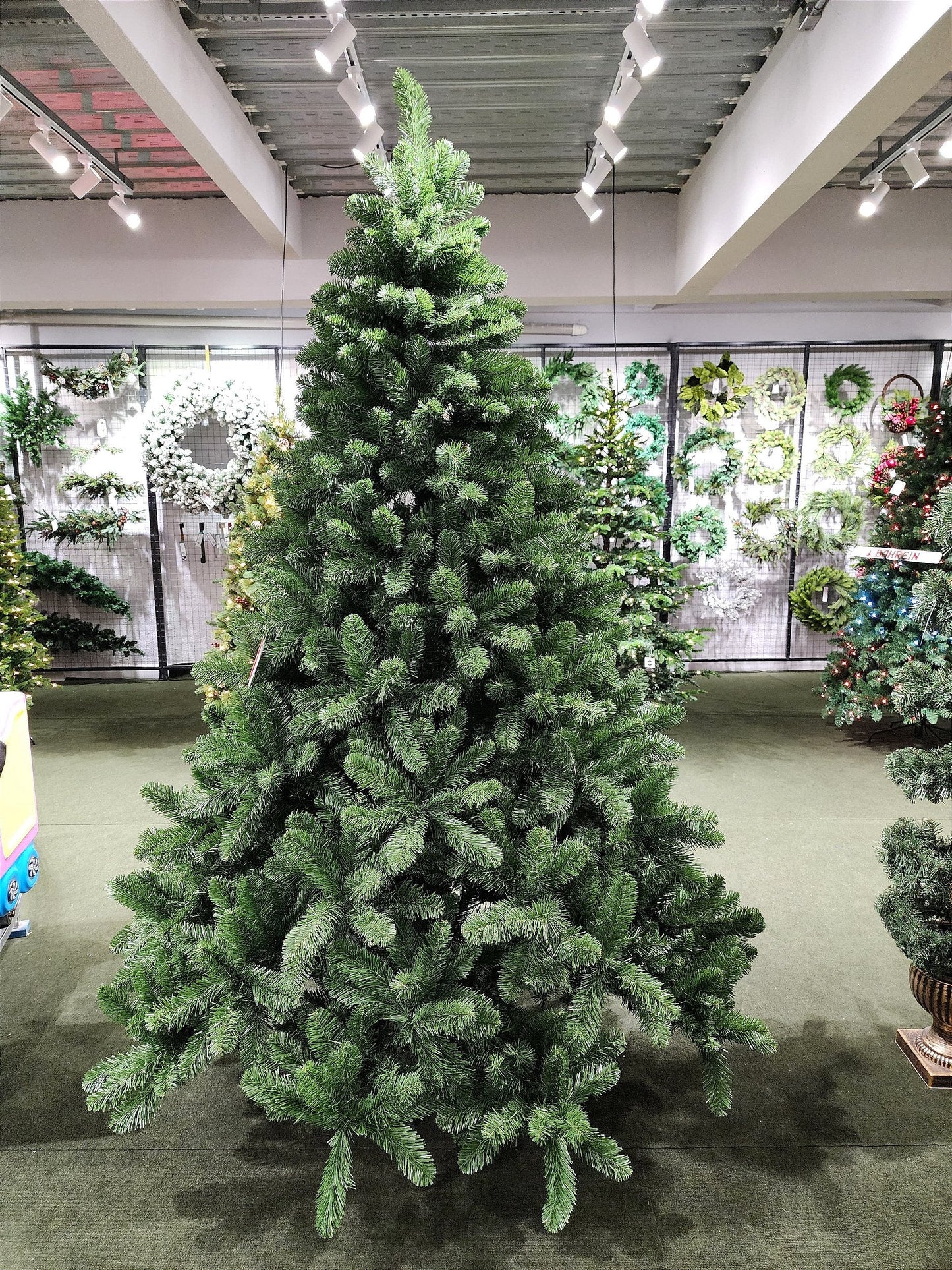 TRADITIONAL IMPERIAL TREE MAX 936 BRANCHES 2.10CM