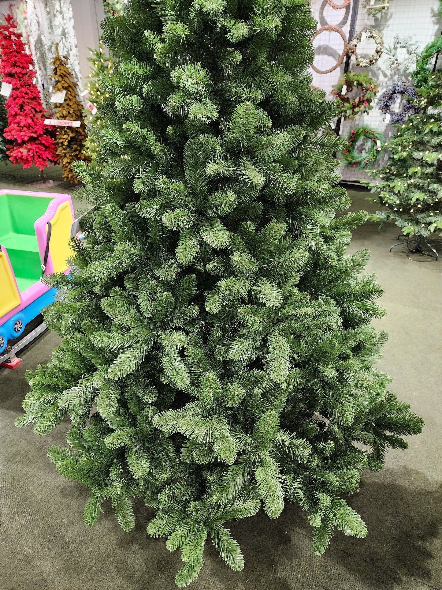 TRADITIONAL IMPERIAL TREE MAX 936 BRANCHES 2.10CM