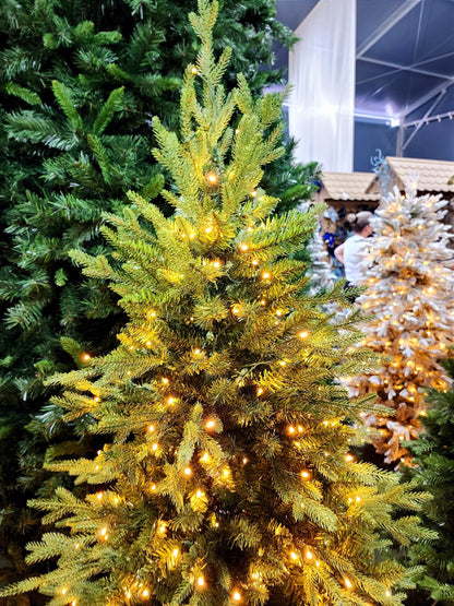 SUPER REALISTIC NIAGRA PINE TREE 2068 BRANCHES WITH 750 WARM LEDS 2.40CM